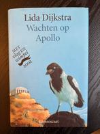 Wachten op Apollo - Lida Dijkstra, Ophalen of Verzenden, Gelezen, Fictie algemeen