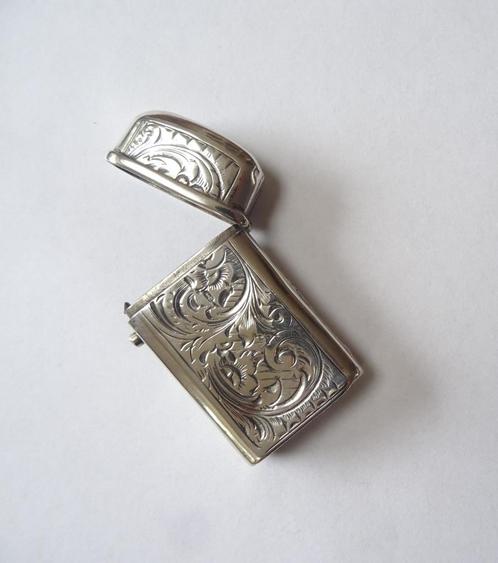 Tondeldoosje, antiek Hollands zilver, 65 euro., Antiek en Kunst, Antiek | Goud en Zilver, Zilver, Verzenden