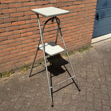 Fraaie Vintage Projector Tafel beschikbaar voor biedingen