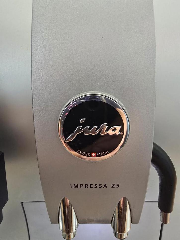 Jura Impressa Z5 Koffiemachine, Witgoed en Apparatuur, Koffiezetapparaten, Gebruikt, Koffiebonen, Espresso apparaat, 1 kopje, Afneembaar waterreservoir