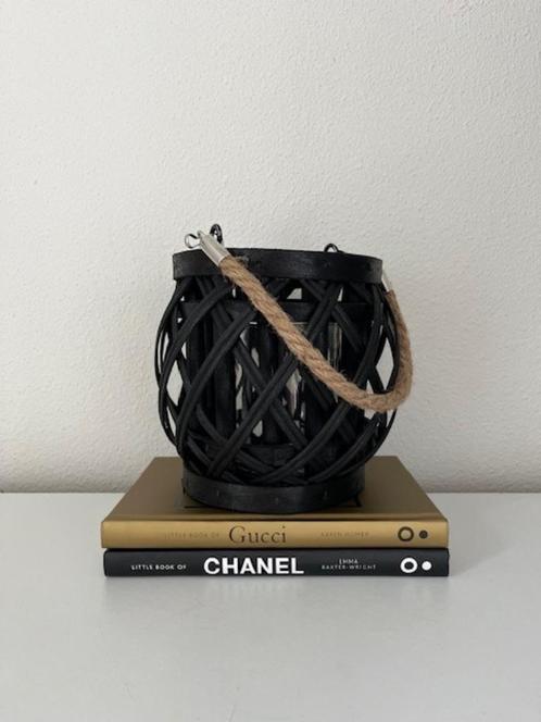 Windlicht Jort rond zwart Nieuw!, Huis en Inrichting, Woonaccessoires | Kandelaars en Kaarsen, Nieuw, Kandelaar, Minder dan 25 cm