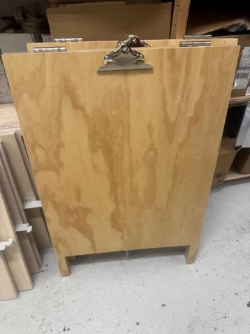 Wooden standing clipboard board  beschikbaar voor biedingen