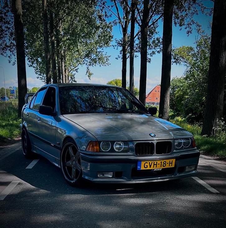 BMW e36 te koop, Boeken, Overige Boeken, Gelezen, Ophalen