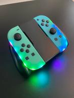 Nintendo Switch Joy-Con Groen/Blauw + LED + Grip controller, Spelcomputers en Games, Spelcomputers | Nintendo Switch, Nieuw, Ophalen of Verzenden