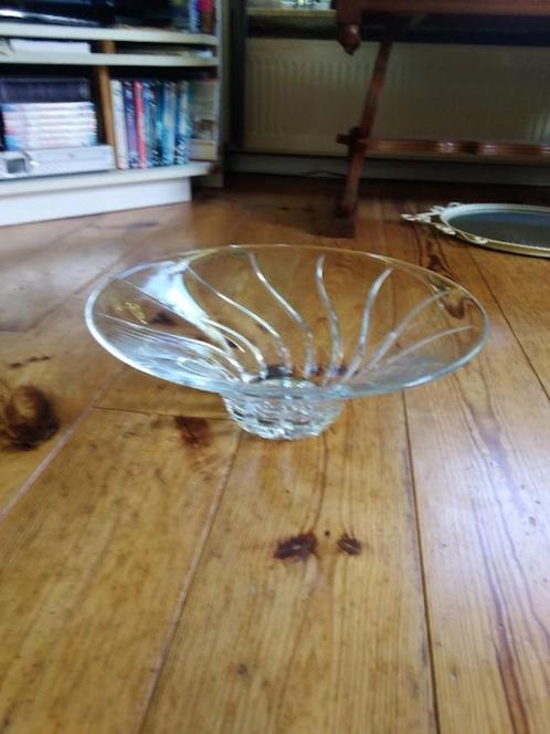 Kristallen fruit schaal. met GRATIS kaarsen!, Huis en Inrichting, Woonaccessoires | Schalen en Manden, Zo goed als nieuw, Schaal