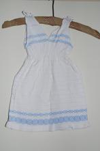 Leuke vintage blauw-witte poppen jurk, Verzamelen, Poppen, Ophalen of Verzenden, Gebruikt, Kleertjes