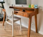 Solid wood table, Huis en Inrichting, Tafels | Sidetables, Verzenden, Zo goed als nieuw