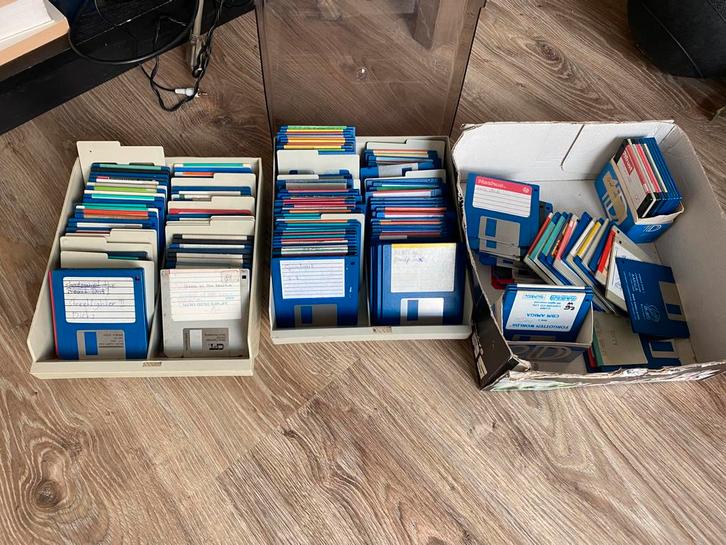 Amiga 500 - 200 disketten met software, Computers en Software, Vintage Computers, Ophalen of Verzenden