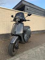 Vespa Sprint - Akrapovic - SIP teller - Geel, Fietsen en Brommers, Scooters | Vespa, Ophalen, Gebruikt, Maximaal 45 km/u, Vespa S