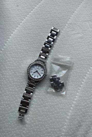 Fossil horloge beschikbaar voor biedingen