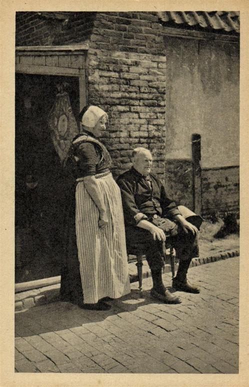 Urk - Een tevreden paar - man vrouw - ongelopen, Verzamelen, Ansichtkaarten | Nederland, Ongelopen, Overijssel, 1920 tot 1940