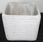 Nieuwe beton bloempot. Vierkant, Vierkant, Nieuw, Binnen, Ophalen of Verzenden