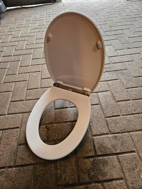 Wc bril toiletzitting wit kunststof Tiger met Softclose, Doe-het-zelf en Verbouw, Sanitair, Zo goed als nieuw, Toilet, Ophalen of Verzenden