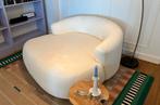 Westwing XL bouclé loungefauteuil Sofia, Huis en Inrichting, Ophalen, Zo goed als nieuw, Vierpersoons of meer