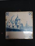 Zeldzame antiek oude Hollandse Tegel met Dorpsgezicht, Antiek en Kunst, Antiek | Wandborden en Tegels, Ophalen of Verzenden