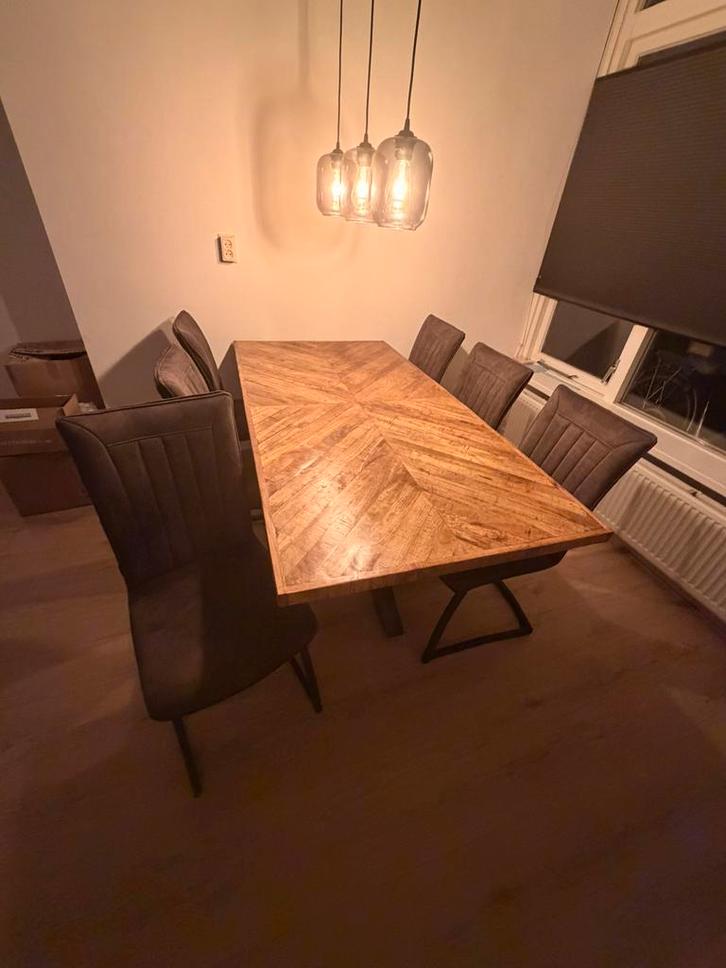 Visgraat eettafel met stoelen, Huis en Inrichting, Complete eetkamers, Zo goed als nieuw, 4 tot 6 stoelen, Ophalen