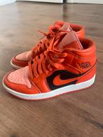 Nike Air Jordan 1 Mid SE (WMNS) - Maat 37,5, Kleding | Dames, Schoenen, Nike, Oranje, Ophalen of Verzenden, Sneakers of Gympen