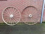 2 ijzeren Oude wagen wielen van sjees decoratief, Antiek en Kunst, Ophalen