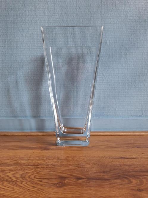 Zware vierkante glazen vaas, Huis en Inrichting, Woonaccessoires | Vazen, Gebruikt, Overige kleuren, Minder dan 50 cm, Glas, Ophalen of Verzenden