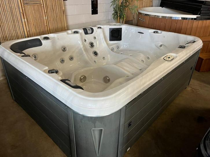 Luxe 6 persoons Spa Passion Repose incl Garantie & Plaatsing, Tuin en Terras, Zwembad-toebehoren, Zo goed als nieuw, Ophalen