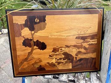 Vintage hout ingelegd schilderij - kust tafareel beschikbaar voor biedingen