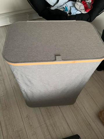 Wasmand 3 vakken - 5 waslabels - geurzakje beschikbaar voor biedingen