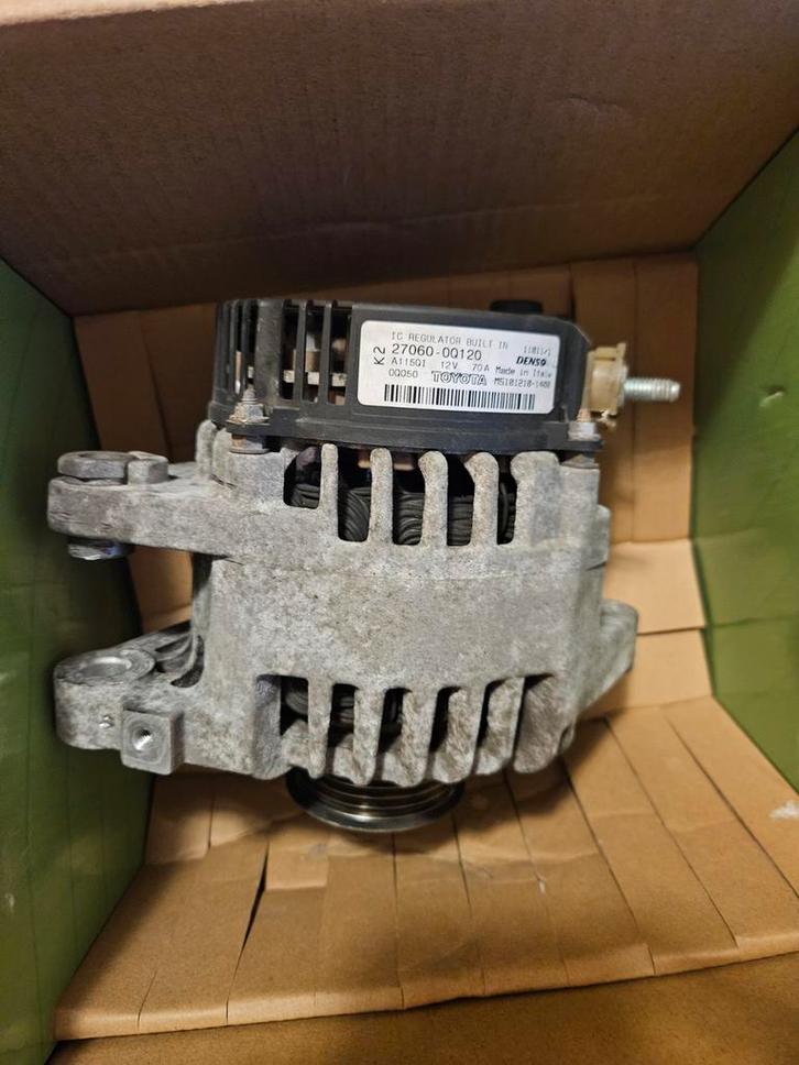 *Defect* Dynamo denso peugeot / toyota - 27060-0D120, Auto-onderdelen, Motor en Toebehoren, Toyota, Gebruikt, Ophalen of Verzenden