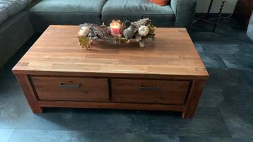 Salontafel massief hout met 4 laden beschikbaar voor biedingen