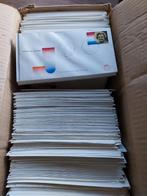 Honderden voornamelijk Blanco Nederlandse FDC's in doos., Ophalen of Verzenden