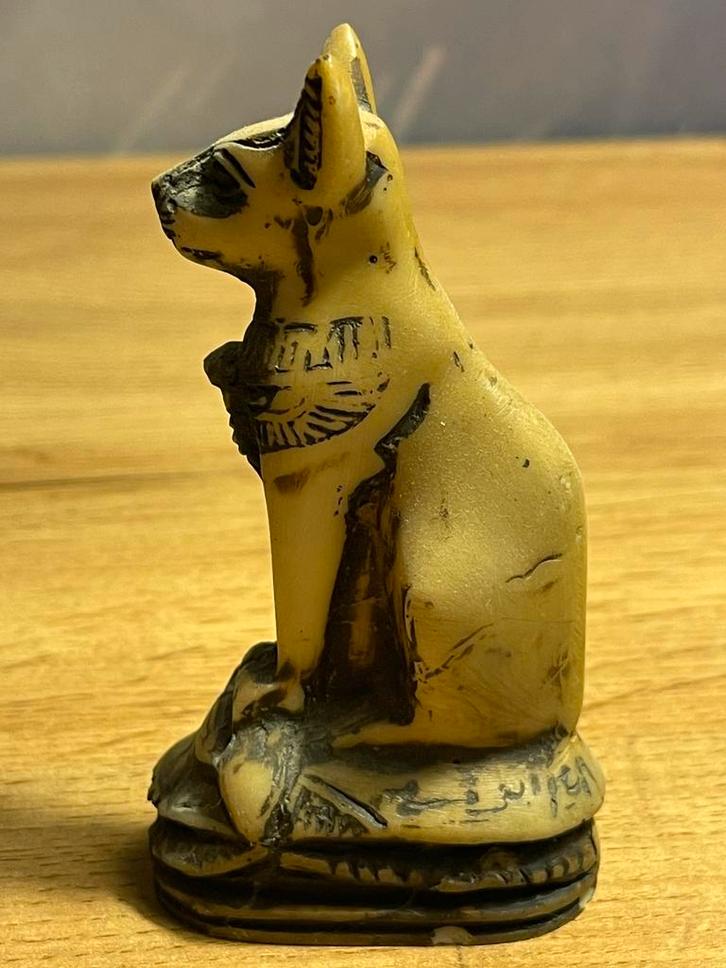 Egyptisch katbeeldje – Bastet stijl – decoratief figuurtje, Verzamelen, Beelden en Beeldjes, Gebruikt, Dier, Ophalen of Verzenden