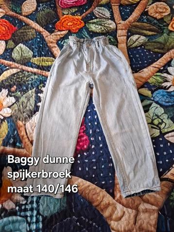 Baggy Spijkerbroek maat 140 / 146 in nieuw staat! beschikbaar voor biedingen