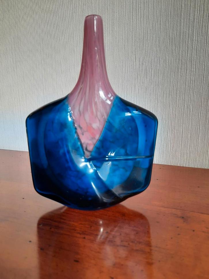 Mdina vaas gesigneerd 1987 ontwerp M.harris axehead, Antiek en Kunst, Antiek | Glas en Kristal, Ophalen of Verzenden