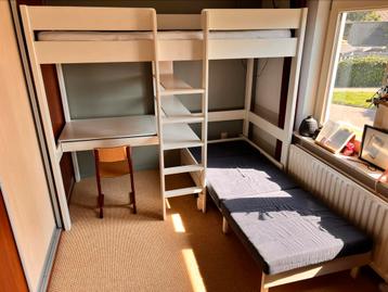 Hoogslaper met bureau en logeerbed en zitgedeelte 90x200 beschikbaar voor biedingen