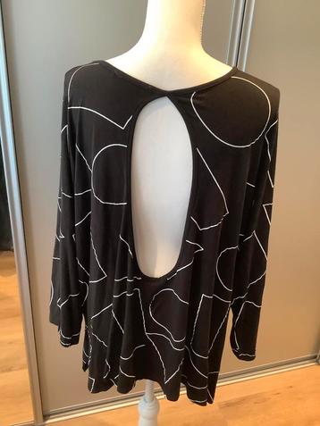 Zwart/wit tuniek met sexy rug van New Jersey oto 80 beschikbaar voor biedingen