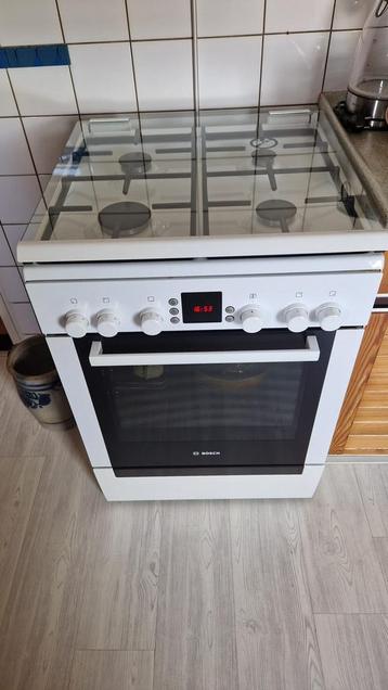 Fornuis en oven beschikbaar voor biedingen