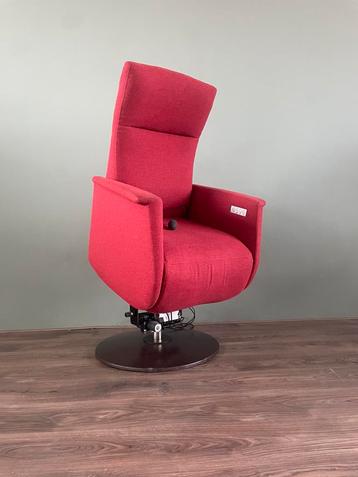 Prominent toscana sta op stoel / relax fauteuil rood beschikbaar voor biedingen