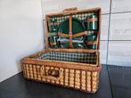 Vintage rotan picknickmand – compleet met servies 4 person, Ophalen of Verzenden, Gebruikt, Zonder inhoud