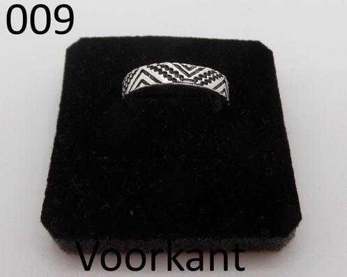 Zilverkleurige ringen artikelnummer 009 t/m 016, Sieraden, Tassen en Uiterlijk, Ringen, Nieuw, Dame, Zilver, Overige materialen