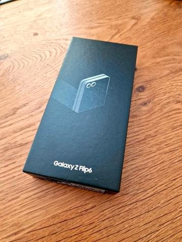 Samsung Galaxy Z Flip6 256GB - Zilver - Nieuw beschikbaar voor biedingen