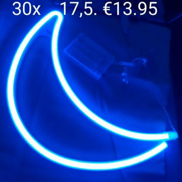 Neon Led verlichting 'halve maan" blauw USB of batterij  beschikbaar voor biedingen