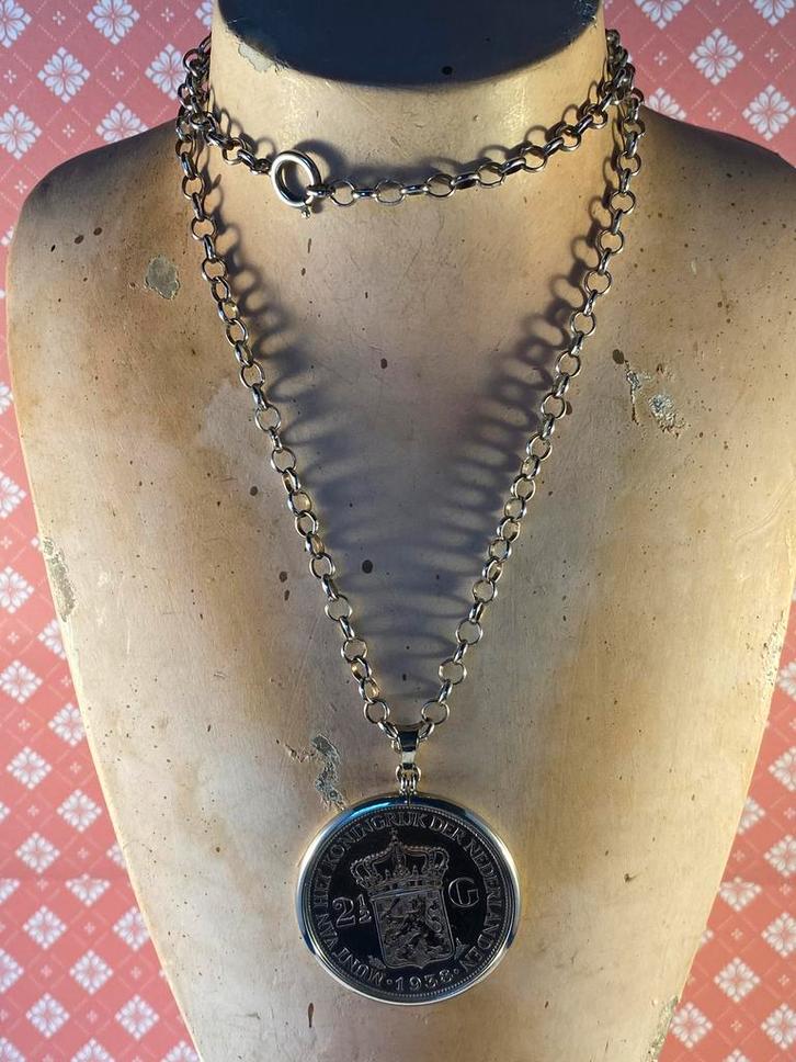 Zilveren rijksdaalder een zilver collier, Antiek en Kunst, Antiek | Goud en Zilver, Zilver, Ophalen of Verzenden