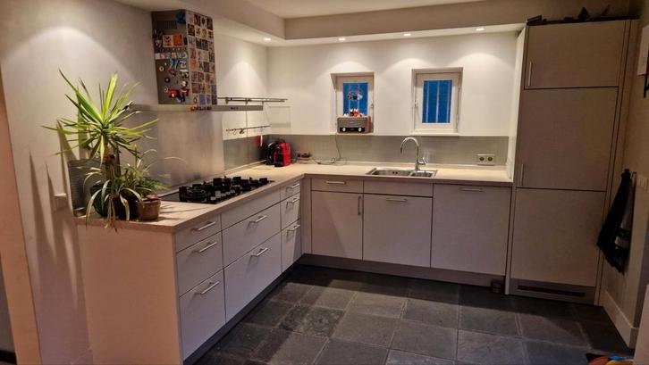 Bulthaup keuken, hoekinrichting. Mag weg t.e.a.b., Huis en Inrichting, Keuken | Complete keukens, Gebruikt, Hoekkeuken, Graniet of Steen