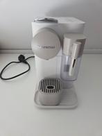 DeLonghi Lattissima One Nespresso Machine, Koffiepads en cups, Gebruikt, Espresso apparaat, Ophalen of Verzenden
