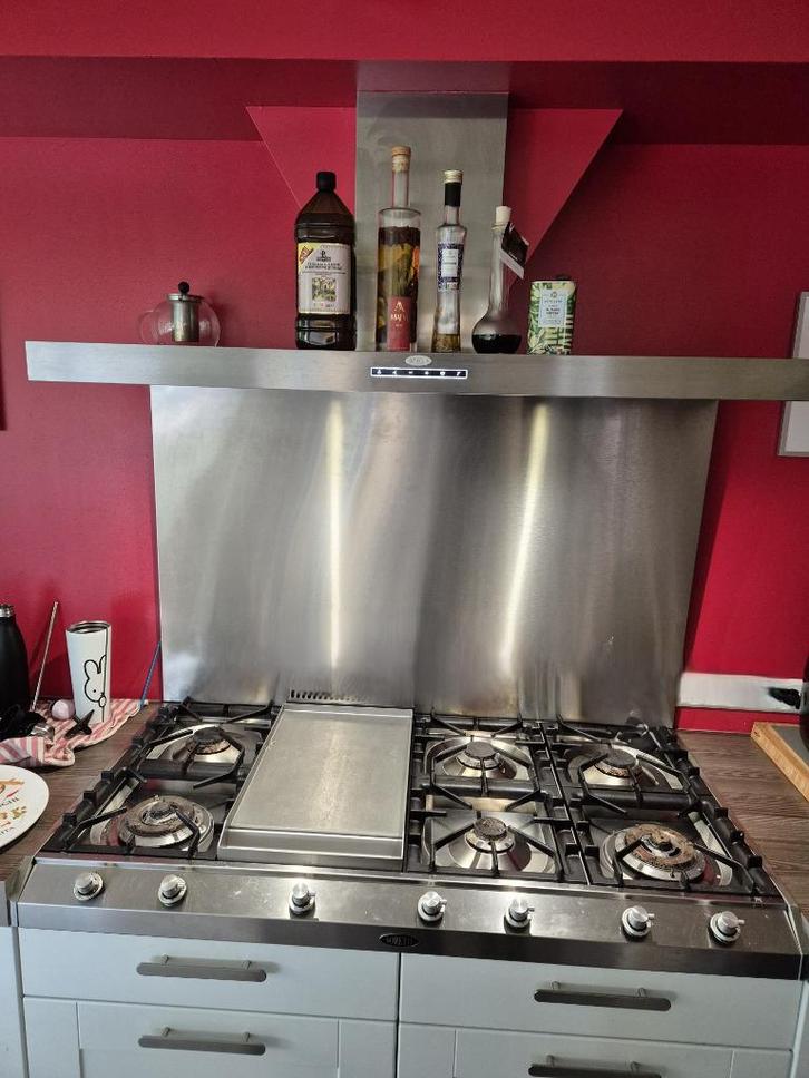 Boretti Afzuigkap+ Fornuis+ NIeuwe RVS Achterwand, Witgoed en Apparatuur, Fornuizen, Gebruikt, Tussenbouw, Gas, 5 kookzones of meer