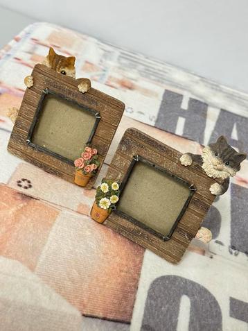 Vintage 2 schattige fotolijstjes met poes kat fotolijst 3D beschikbaar voor biedingen