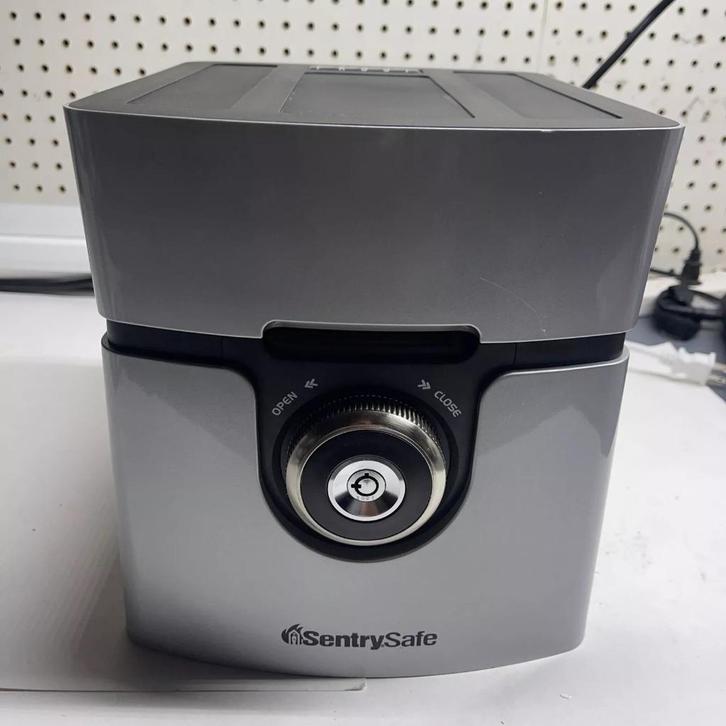 Sentry Safe opslag bestanden PC laptop USB CD/DVD, Computers en Software, Overige Computers en Software, Zo goed als nieuw, Ophalen of Verzenden