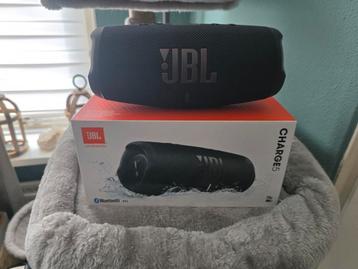 JBL CHARGE 5 beschikbaar voor biedingen
