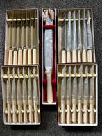 Bastet messen nieuw in originele doos, Antiek en Kunst, Antiek | Bestek, Ophalen of Verzenden