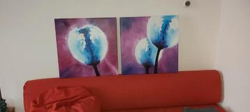 Twee Acryl Schilderijen - Tulpachtige Bloemen beschikbaar voor biedingen