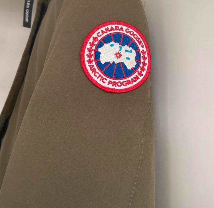 Canada Goose Victoria Parka groen maat M, Kleding | Dames, Jassen | Winter, Zo goed als nieuw, Groen, Ophalen